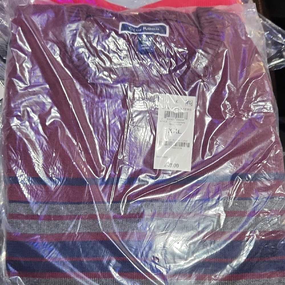Club Room Men's Crewneck Sweater - Burgundy and Gray